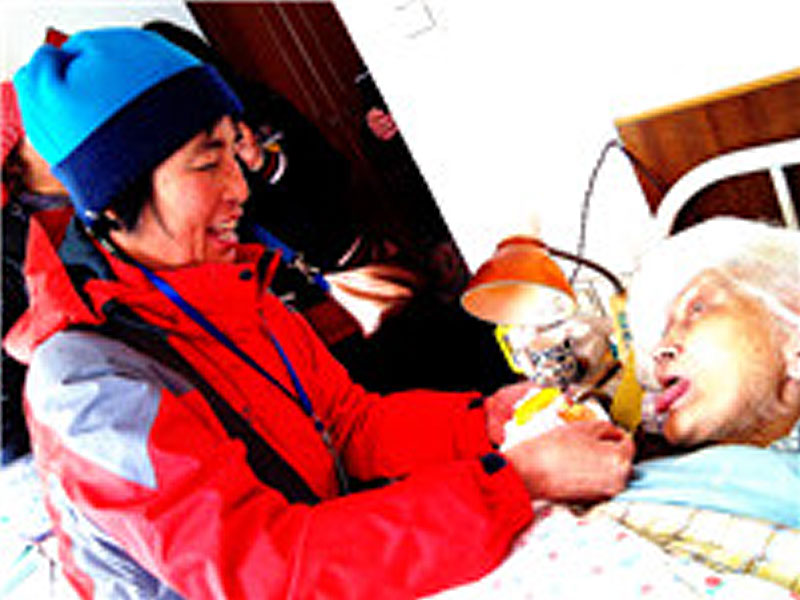 老寿星过生日 金色晚年来庆祝